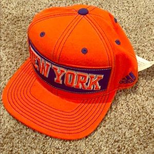 NWT NY KNICKS SNAPBACK!